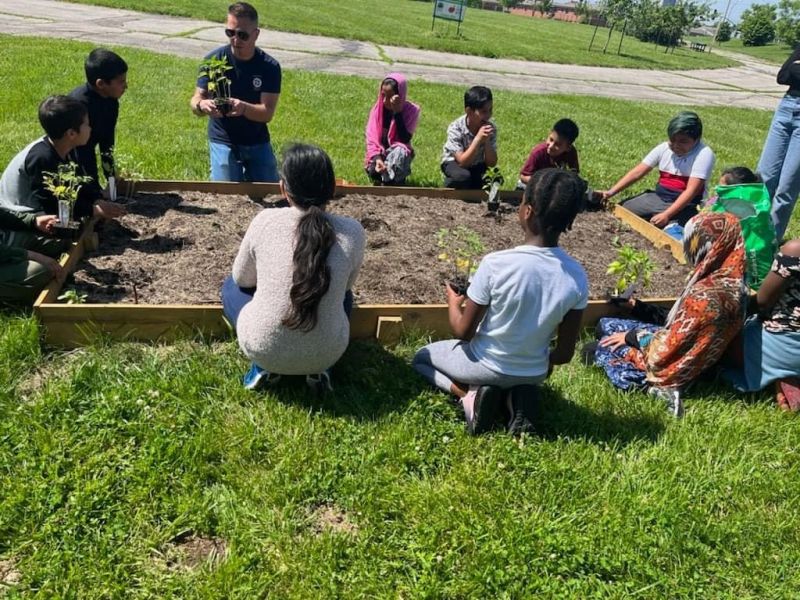Multilingual Garden Unit